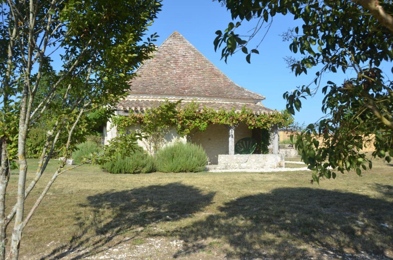 Le Murmure Des Fees Issigeac Bagian luar foto
