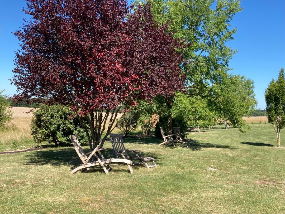 Le Murmure Des Fees Issigeac Bagian luar foto